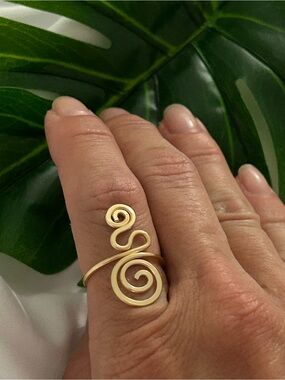 Gold Spiral Open Ring - Elegant Women's Jewelry